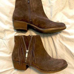 Lucky Brand brown suede booties!